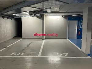 Pronájem garážového stání, Olomouc, Milana Ticháka, 13 m2