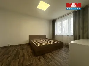 Pronájem bytu 1+1, Kadaň, Obránců míru, 39 m2