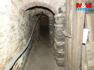 Prodej činžovního domu, Žleby, Zámecké náměstí, 228 m2