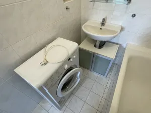 Pronájem bytu 1+kk, Praha - Břevnov, Šlikova, 29 m2