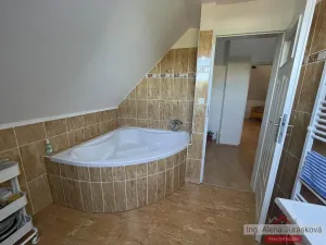 Pronájem bytu 1+kk, Dobřichovice, Randova, 40 m2