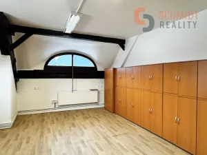 Pronájem kanceláře, Mikulov, Kostelní nám., 36 m2