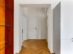 Prodej bytu 2+1, Praha - Nové Město, Ve Smečkách, 68 m2