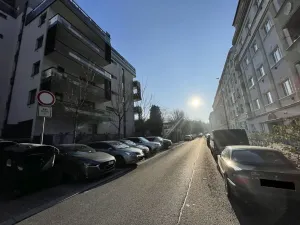 Pronájem garážového stání, Praha - Libeň, V mezihoří, 20 m2