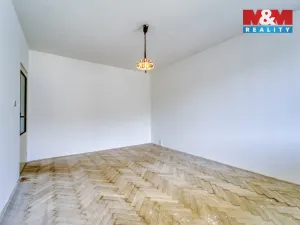 Prodej bytu 2+1, Karlovy Vary - Doubí, Modenská, 60 m2