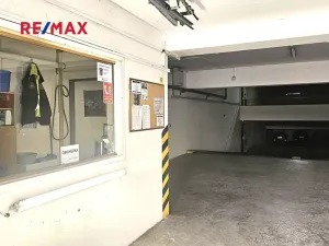 Pronájem garážového stání, Praha - Stodůlky, Volutová, 13 m2