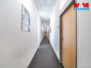 Pronájem kanceláře, Plzeň, Božkovské náměstí, 1021 m2