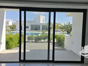 Prodej bytu 2+1, Trikomo, Kypr, 96 m2