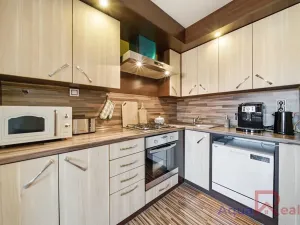 Prodej bytu 3+kk, Ostrov, Vančurova, 70 m2