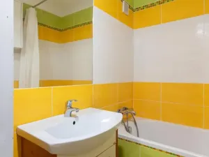 Pronájem bytu 3+1, Praha - Troja, Svídnická, 73 m2