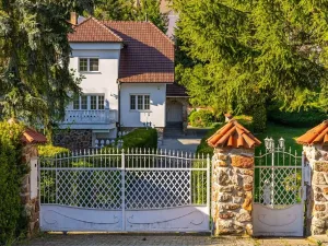 Prodej rodinného domu, Družec, V Zátiší, 289 m2