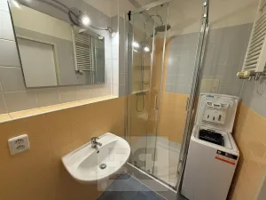 Pronájem bytu 1+kk, Praha - Kbely, Pod Nouzovem, 31 m2