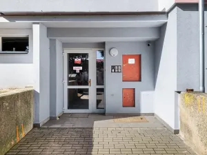 Prodej bytu 3+1, Studená, Komenského, 74 m2