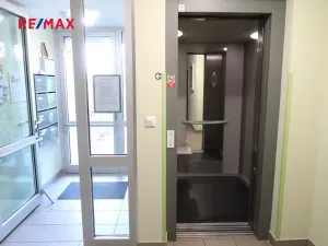 Pronájem bytu 1+kk, Praha - Hloubětín, Nepelova, 30 m2