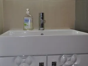 Pronájem bytu 1+kk, Praha - Bubeneč, U studánky, 37 m2