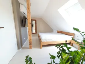 Pronájem bytu 4+1, Praha - Kobylisy, Služská, 128 m2