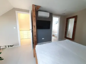 Pronájem bytu 4+1, Praha - Kobylisy, Služská, 128 m2