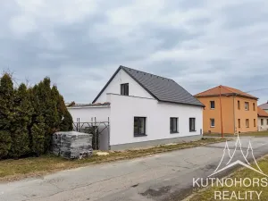 Prodej rodinného domu, Červené Pečky, Husova, 177 m2