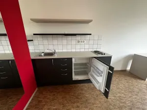 Pronájem bytu 2+kk, Praha - Smíchov, Křížová, 35 m2
