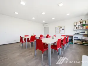 Prodej výrobních prostor, Zlín, Šrámkova, 643 m2
