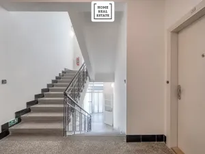 Prodej bytu 2+kk, Praha - Strašnice, Černokostelecká, 40 m2