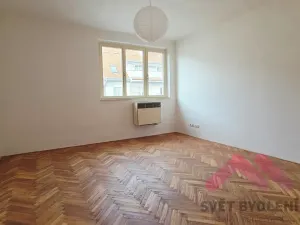 Pronájem bytu 2+1, Praha - Žižkov, Ambrožova, 82 m2