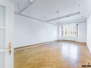 Pronájem kanceláře, Praha - Hradčany, Loretánské náměstí, 36 m2