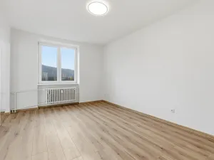 Pronájem bytu 2+kk, Karlovy Vary, Šmeralova, 50 m2