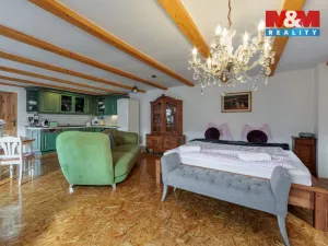 Prodej rodinného domu, Libá, 228 m2