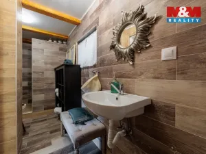 Prodej rodinného domu, Libá, 228 m2