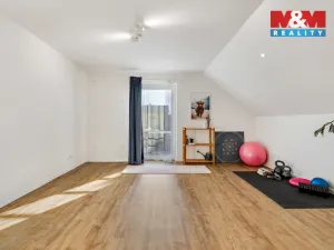 Pronájem rodinného domu, Bavoryně - U Vodojemu, 210 m2
