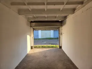 Pronájem garáže, Hradec Králové, U Mostku, 17 m2