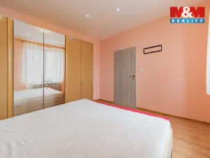 Prodej bytu 2+1, Cheb, Na Hradčanech, 54 m2