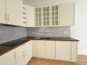 Pronájem bytu 2+1, Plzeň, náměstí Republiky, 69 m2