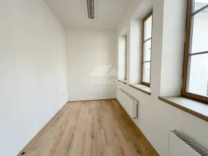 Pronájem bytu 2+1, Plzeň, náměstí Republiky, 69 m2