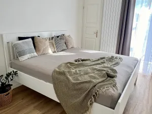 Pronájem bytu 2+kk, Praha - Bubeneč, Sládkova, 58 m2