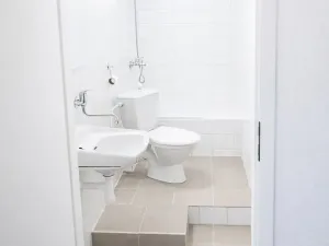 Pronájem obchodního prostoru, Praha - Strašnice, Saratovská, 110 m2