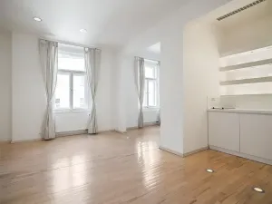 Pronájem bytu 2+kk, Praha - Vršovice, Bulharská, 40 m2