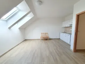 Pronájem bytu 1+kk, Praha - Slivenec, Ke Smíchovu, 31 m2