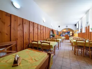Prodej restaurace, Tábor, Lužnické údolí, 694 m2