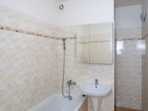 Prodej bytu 2+kk, Vestec, Ve Stromkách, 48 m2