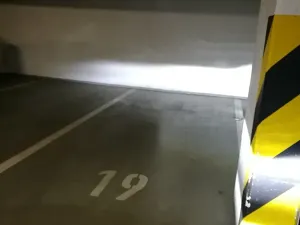 Pronájem garážového stání, Praha - Smíchov, Randova, 15 m2