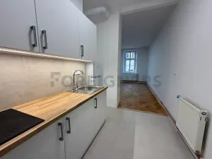 Pronájem bytu 1+kk, Hradec Králové, Velké náměstí, 45 m2