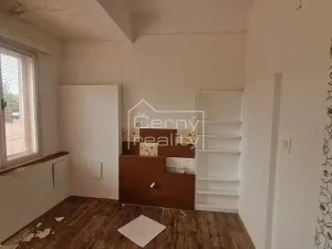 Pronájem kanceláře, Pardubice, Mezi Mosty, 65 m2