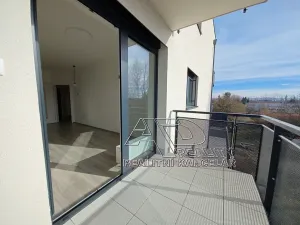 Pronájem bytu 1+kk, České Budějovice, Na Zlaté stoce, 28 m2