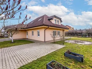 Prodej rodinného domu, Praha - Písnice, V zákopech, 294 m2