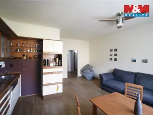 Pronájem bytu 2+kk, Praha - Libeň, U školičky, 42 m2