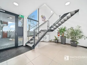 Prodej kanceláře, Pardubice, K Dolíčku, 374 m2