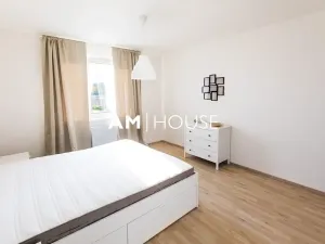 Pronájem bytu 2+kk, Praha - Vysočany, Strnadových, 62 m2