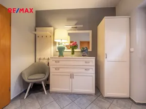 Prodej rodinného domu, Praha - Lochkov, V oudolku, 183 m2